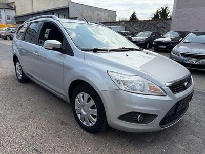 Begagnad Ford Focus Style 101 HK (74 kW) 2008 Silver Sedan
