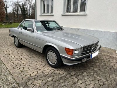 Silber Gebraucht 1986 Mercedes 560 Cabrio | 22.999 €