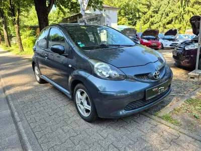 Gebraucht Toyota Aygo 68 PS (50 kW) 2007 Grau Kleinwagen