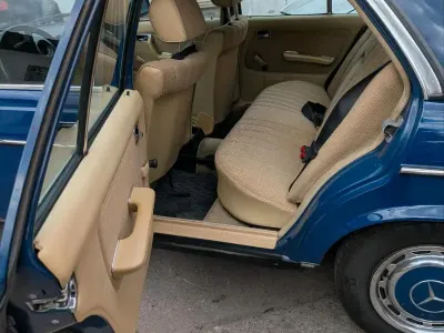 Gebraucht Mercedes 200 80 PS (58 kW) 1983 Blau Limousine