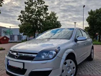 Gebraucht Opel Astra 105 PS (77 kW) 2005 Silber Limousine