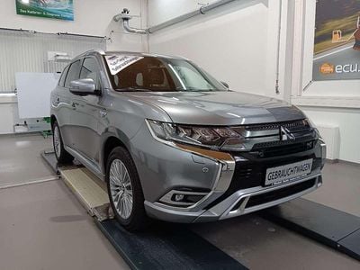 Gebraucht Mitsubishi Outlander P-HEV Plus 224 PS (164 kW) 2020 Platinumgrau SUV