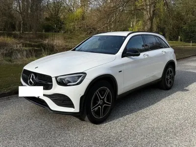 Używany Mercedes GLC300e AMG line 320 KM (235 kW) 2020 Biały SUV