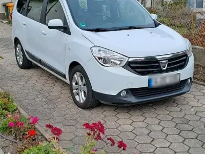 Gebraucht Dacia Lodgy 107 PS (78 kW) 2015 Weiß Van / Kleinbus