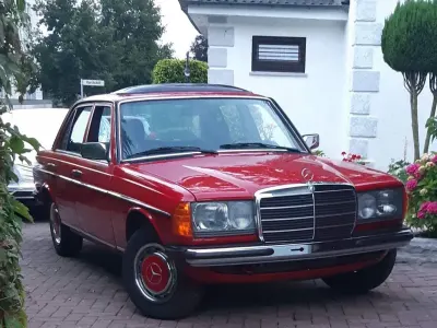 Brugt Mercedes 240 72 HK (52 kW) 1985 Sort Sedan