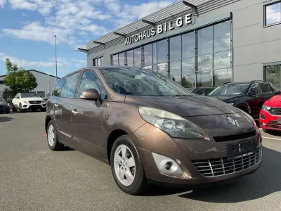 Gebraucht Renault Scénic III Dynamique 131 PS (96 kW) 2010 Braun Van / Kleinbus