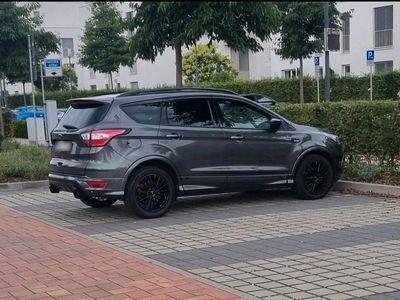 Gebraucht Ford Kuga ST-Line 150 PS (110 kW) 2019 Grau SUV