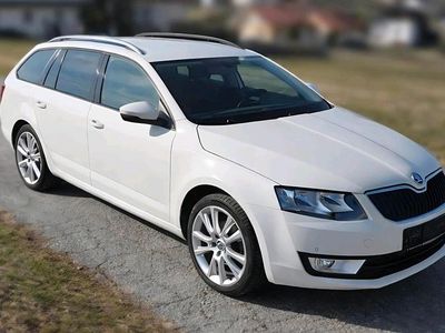 Gebraucht Skoda Octavia 150 PS (110 kW) 2015 Weiß Kleinwagen