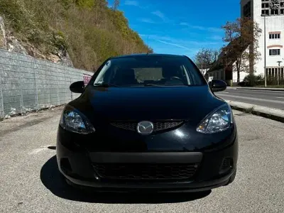 Usata Mazda 2 86 CV (63 kW) 2010 Nero Utilitaria