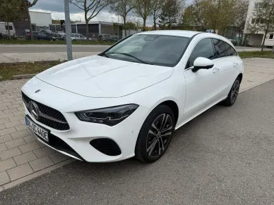 Gebraucht Mercedes CLA250e Progressive 163 PS (119 kW) 2025 Weiß Coupé