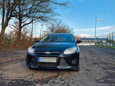Gebraucht Ford Focus 104 PS (76 kW) 2014 Schwarz Kleinwagen