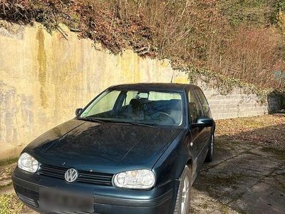 Usata VW Golf IV 105 CV (77 kW) 2001 Verde Utilitaria