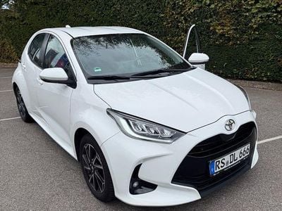 Gebraucht Toyota Yaris Comfort 125 PS (91 kW) 2021 Weiß Kleinwagen