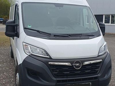 Second-hand Opel Movano 140 CP (102 kW) 2023 Alb Van