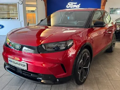 Używany Ford Capri Premium 125 kW (170 KM) 2024 Czerwony SUV