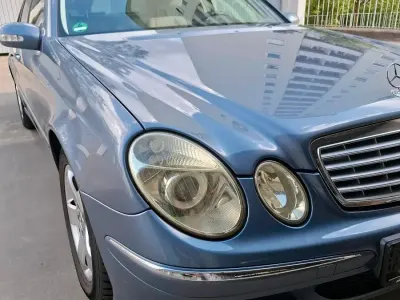 Gebraucht Mercedes E200 163 PS (119 kW) 2004 Blau Limousine