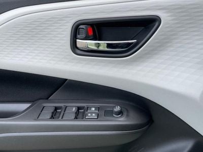 Ny Suzuki Swift Club 83 HK (61 kW) 2025 Silver Sedan