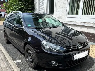 Gebraucht VW Golf VI 105 PS (77 kW) 2010 Schwarz Kleinwagen