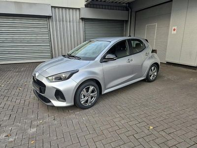 Neu Mazda 2 Exclusive-Line 116 PS (85 kW) 2025 Silber Limousine