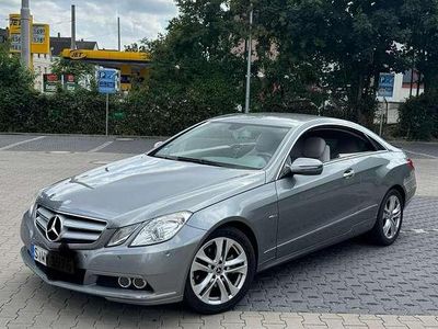 Gebraucht Mercedes E250 Elegance 204 PS (150 kW) 2009 Limousine