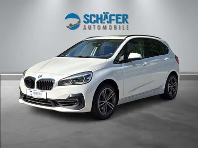 Gebraucht BMW 220 Active Tourer Sport Line 192 PS (141 kW) 2019 Weiß Van / Kleinbus