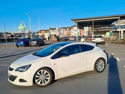 Usata Opel Astra GTC 179 CV (131 kW) 2012 Bianco Coupé