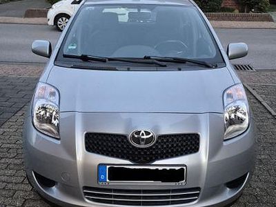 Usata Toyota Yaris Sol 87 CV (63 kW) 2006 Argento Berlina