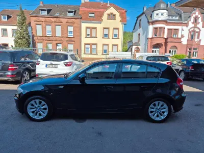 Gebraucht BMW 118 143 PS (105 kW) 2009 Black sapphire metallic Kleinwagen