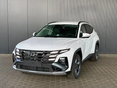 Neu Hyundai Tucson Comfort 160 PS (117 kW) 2025 Atlas white SUV