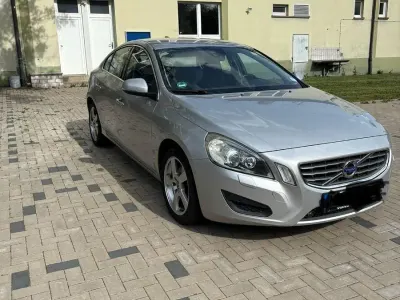 Gebraucht Volvo S60 163 PS (119 kW) 2010 Silber Limousine
