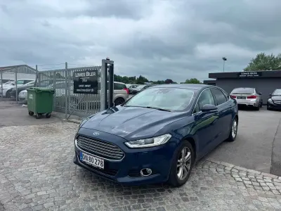 Gebraucht Ford Mondeo Titanium 160 PS (117 kW) 2016 Blau Limousine