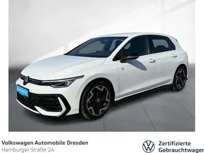 Gebraucht VW Golf VIII R-line 150 PS (110 kW) 2025 Pure white Limousine