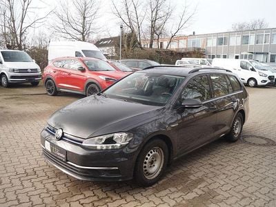 Gebraucht VW Golf VII Comfortline 110 PS (80 kW) 2018 Grau Kombi