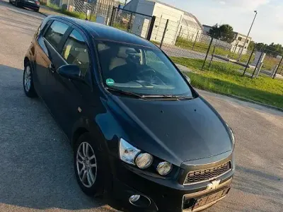 Gebraucht Chevrolet Aveo 116 PS (85 kW) 2012 Schwarz Kleinwagen