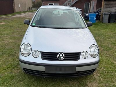 Gebraucht VW Polo 64 PS (47 kW) 2004 Silber Kleinwagen