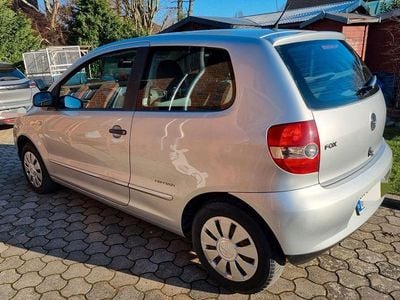 Gebraucht VW Fox Refresh 54 PS (39 kW) 2010 Silber Kleinwagen