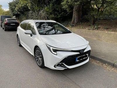 Gebraucht Toyota Corolla Team 140 PS (102 kW) 2023 Weiß Limousine