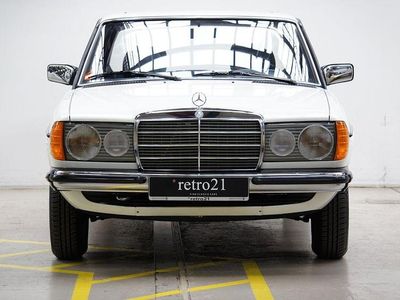 Weiß Gebraucht 1981 Mercedes 200 Limousine | 14.900 €
