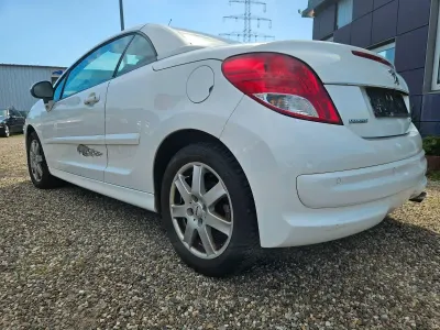 Gebraucht Peugeot 207 CC Platinum 156 PS (114 kW) 2011 Weiß Cabrio