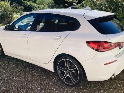 Weiß Gebraucht 2021 BMW 118 Kleinwagen | 17.190 € (Guter Preis)