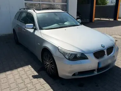 Gebraucht BMW 523 244 PS (179 kW) 2006 Silber Kombi