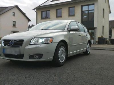 Gebraucht Volvo V50 Business Edition 113 PS (83 kW) 2011 Weiß Kombi