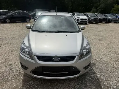 Gebraucht Ford Focus Titanium 101 PS (74 kW) 2010 Silber Limousine