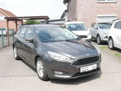 Gebraucht Ford Focus Business Edition 150 PS (110 kW) 2018 Grau Limousine