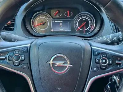 Gebraucht Opel Insignia 136 PS (100 kW) 2016 Schwarz Kombi