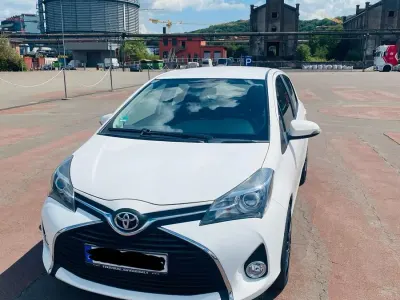 Gebraucht Toyota Yaris 101 PS (74 kW) 2016 Weiß Coupé