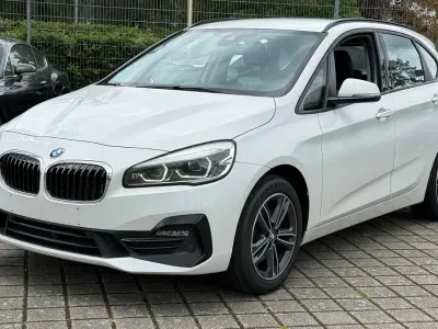 Gebraucht BMW 218 Sport Line 150 PS (110 kW) 2018 Alpinweiss iii Van / Kleinbus