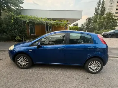 Gebraucht Fiat Punto 77 PS (56 kW) 2009 Blau Kleinwagen