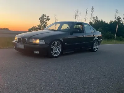 Brugt BMW 323 170 HK (125 kW) 1997 Sort Sedan