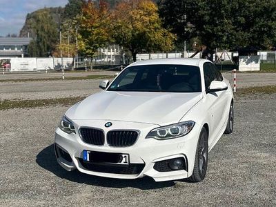 BMW 225